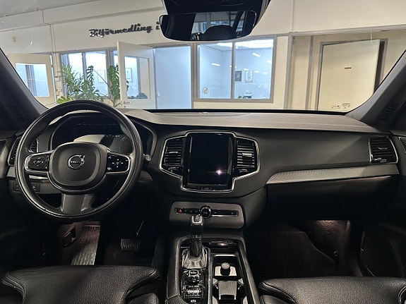 Volvo XC90 9 of 21