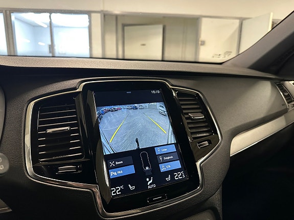 Volvo XC90 16 of 21