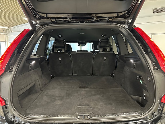 Volvo XC90 5 of 21