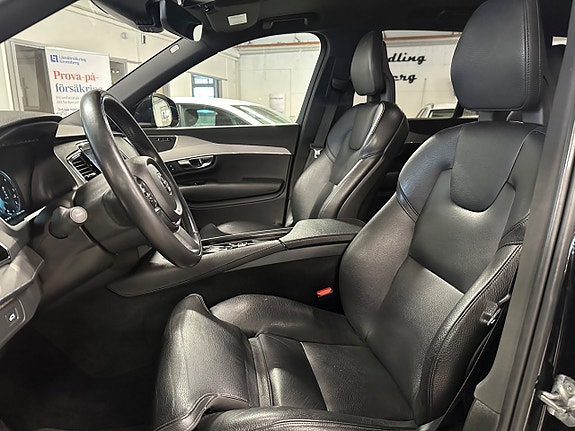 Volvo XC90 11 of 21