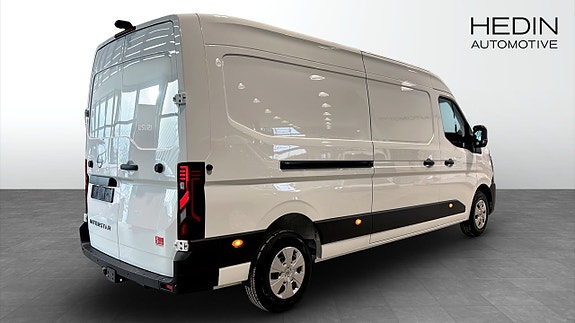 Nissan Interstar 2 of 5