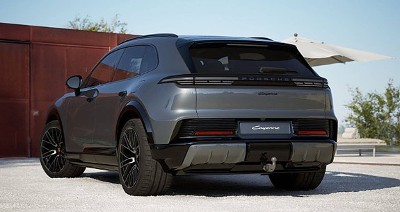 Porsche Cayenne 4 of 5