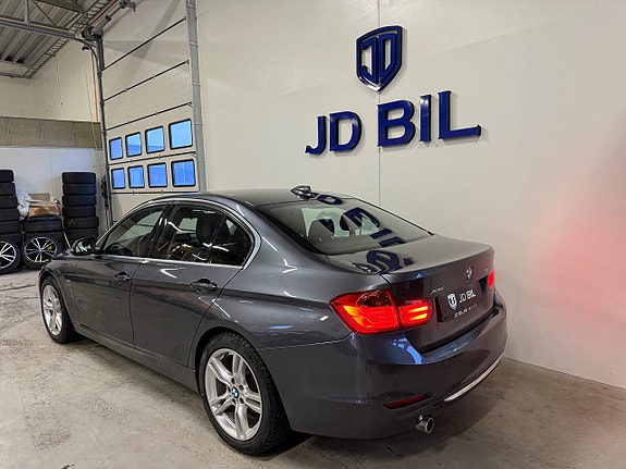 BMW 320 3 of 5