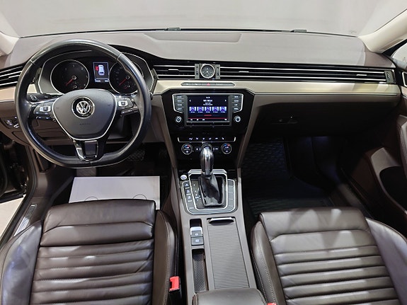 Volkswagen Passat 8 of 19