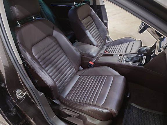 Volkswagen Passat 11 of 19