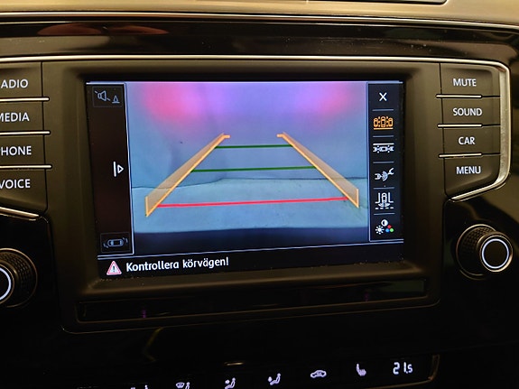 Volkswagen Passat 19 of 19