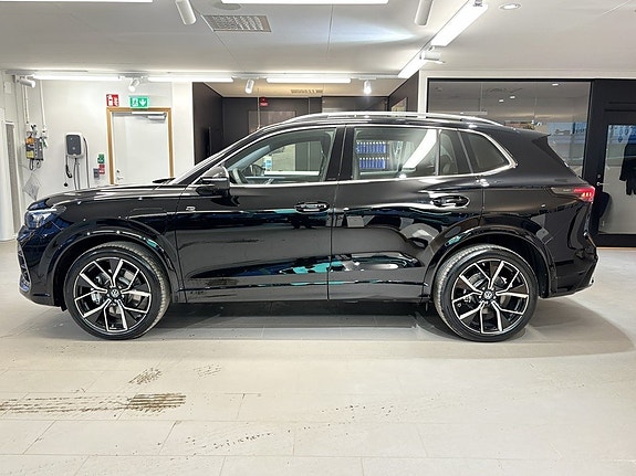 Volkswagen Tiguan 8 of 21