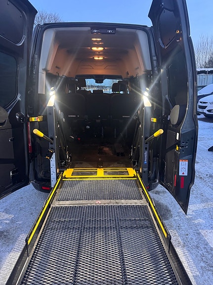 Ford Transit Custom 11 of 13