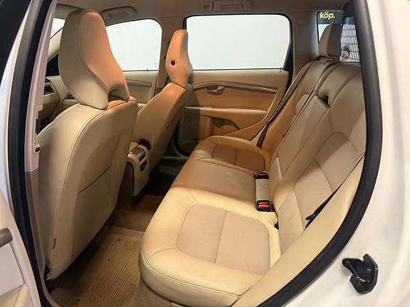 Volvo V70 20 of 26