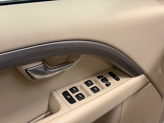 Volvo V70 7 of 26