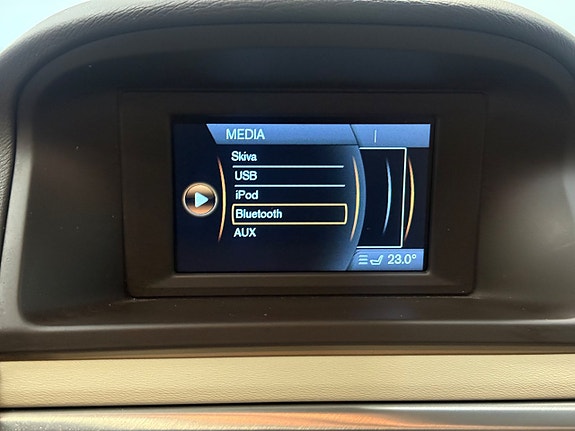 Volvo V70 17 of 26