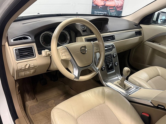 Volvo V70 10 of 26