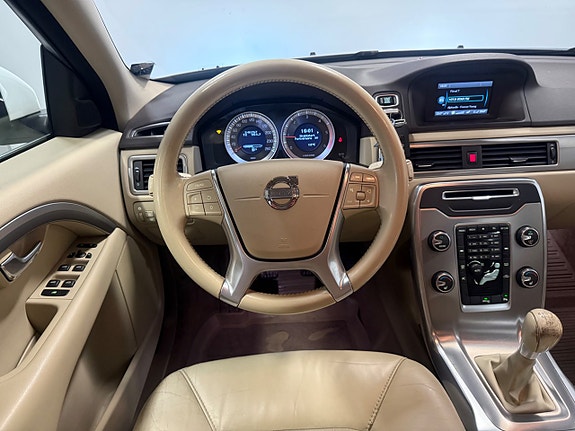 Volvo V70 14 of 26