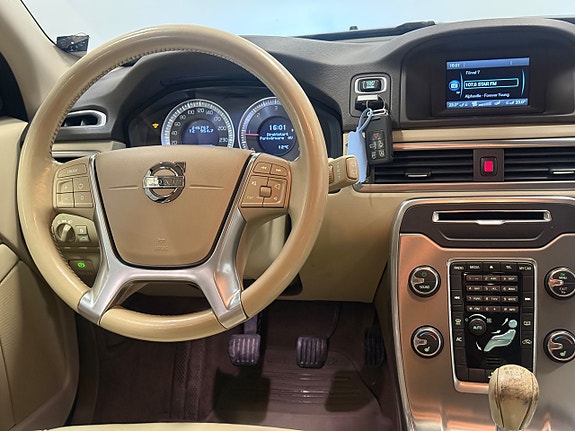 Volvo V70 16 of 26
