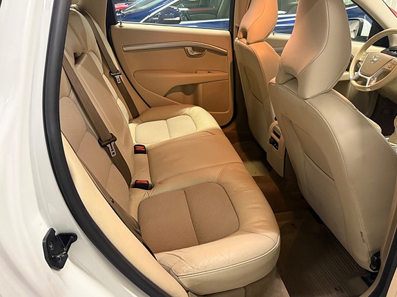 Volvo V70 22 of 26