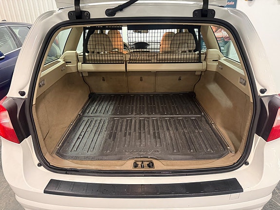 Volvo V70 25 of 26