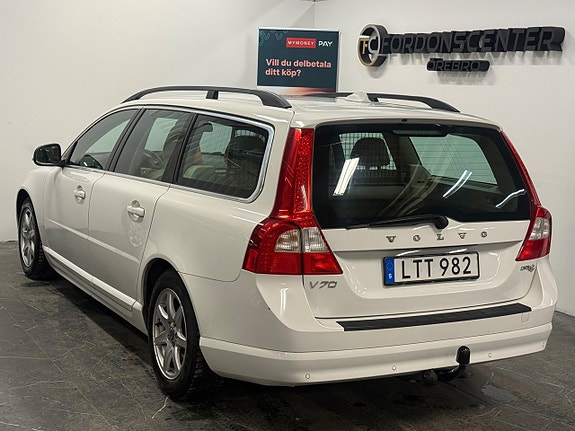 Volvo V70 4 of 26