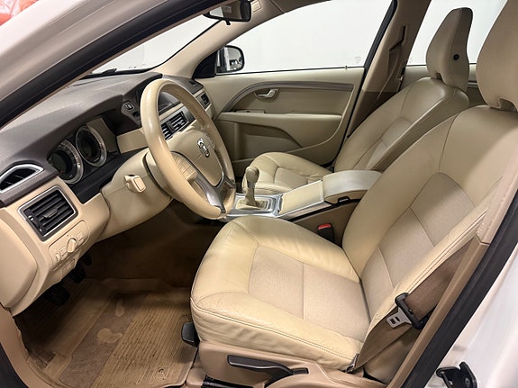 Volvo V70 8 of 26