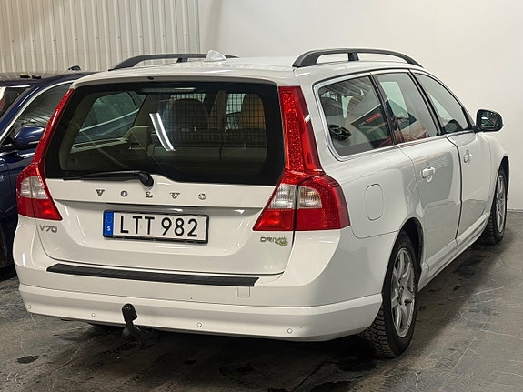 Volvo V70 6 of 26