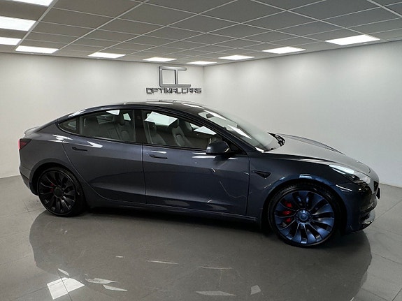 Tesla Model 3 14 of 17