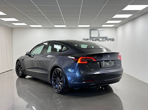 Tesla Model 3 17 of 17