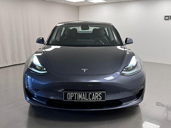 Tesla Model 3 3 of 17