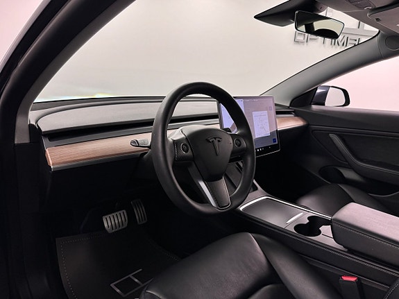 Tesla Model 3 6 of 17
