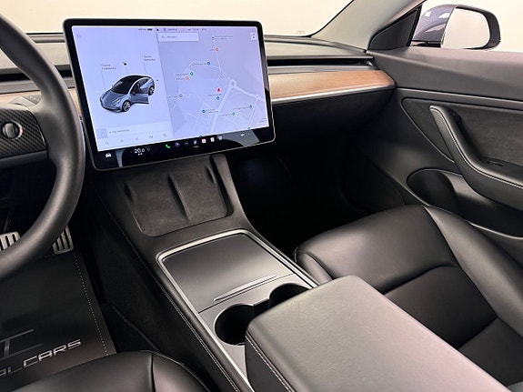 Tesla Model 3 8 of 17