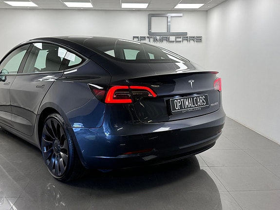 Tesla Model 3 16 of 17