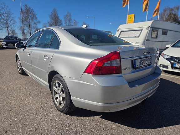 Volvo S80 4 of 7
