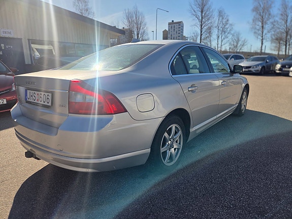 Volvo S80 3 of 7