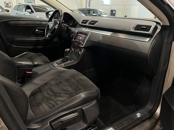 Volkswagen CC 24 of 26