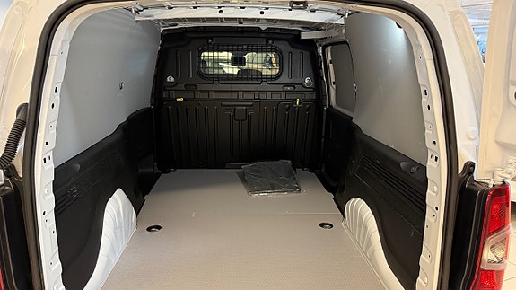 Peugeot e-Partner 6 of 11