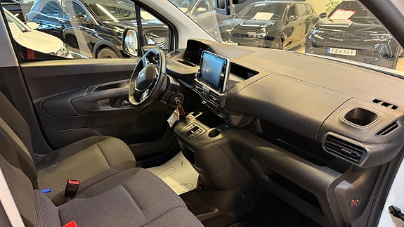 Peugeot e-Partner 9 of 11