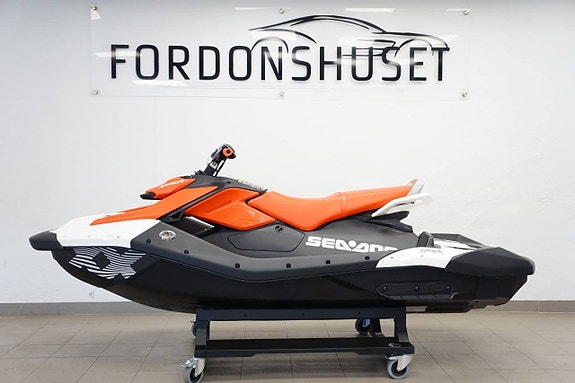 SEA-DOO SPARK TRiXX 3UP *LAGERRENSNING 2026*