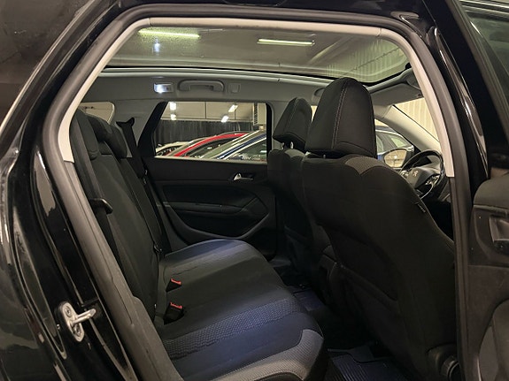 Peugeot 308 SW 22 of 25