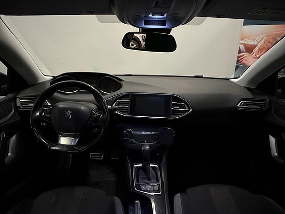 Peugeot 308 SW 11 of 25