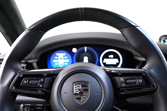 Porsche Macan Turbo 10 of 23