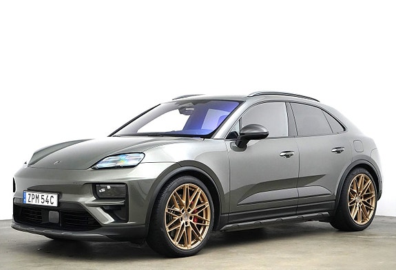 Porsche Macan Turbo 23 of 23