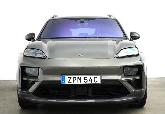 Porsche Macan Turbo 20 of 23
