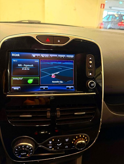 Renault Clio 19 of 23