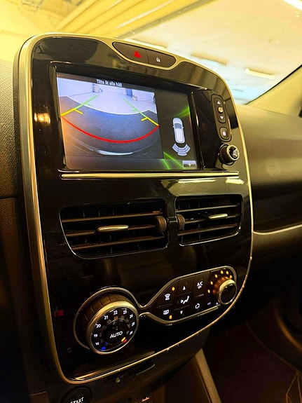 Renault Clio 17 of 23