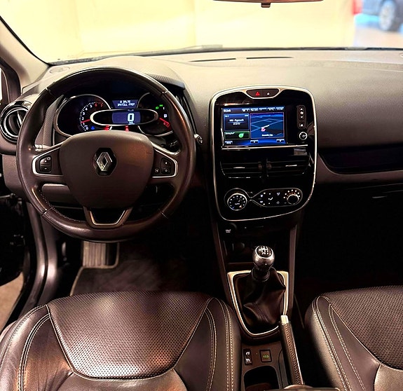 Renault Clio 13 of 23