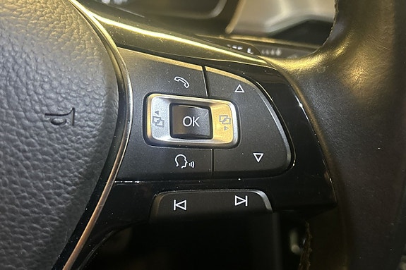 Volkswagen Passat Alltrack 15 of 25