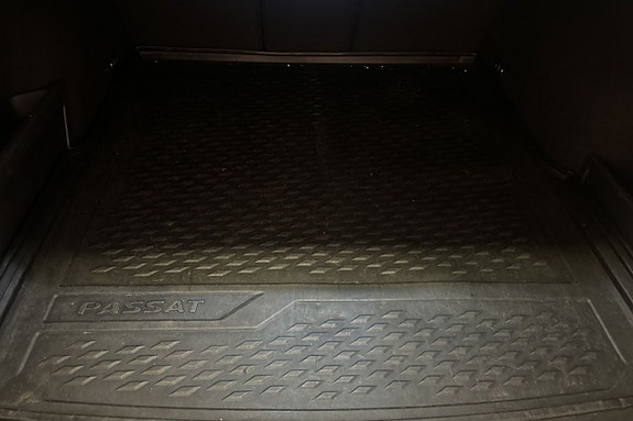 Volkswagen Passat Alltrack 13 of 25