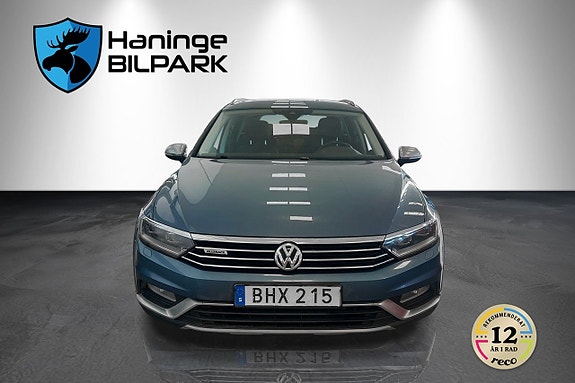 Volkswagen Passat Alltrack 3 of 5