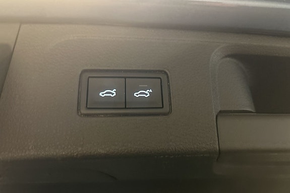 Volkswagen Passat Alltrack 12 of 25