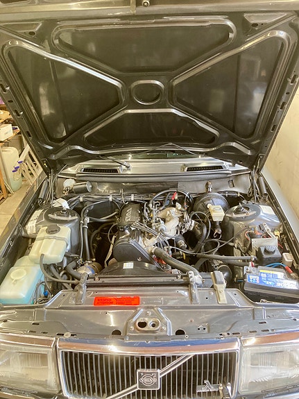 Volvo 240 3 of 5