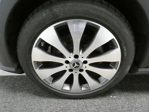 Mercedes-Benz E220 d 17 of 17