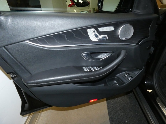 Mercedes-Benz E220 d 8 of 17